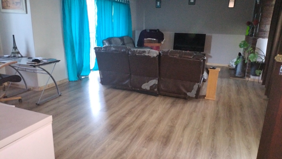 To Let 3 Bedroom Property for Rent in Wilgehof Free State
